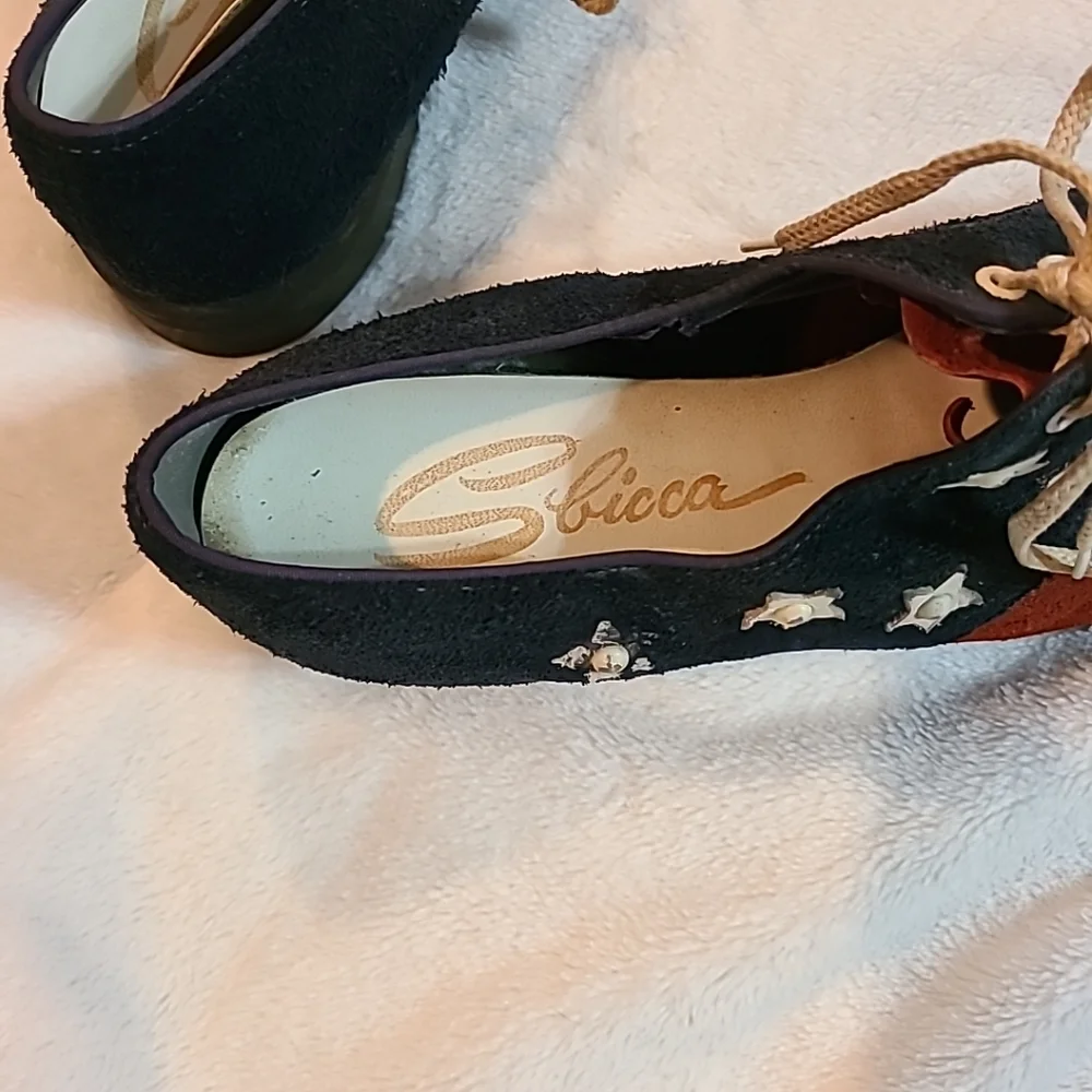 Marvelous Vintage Sbicca Suede Shoes - Picture 5 of 8